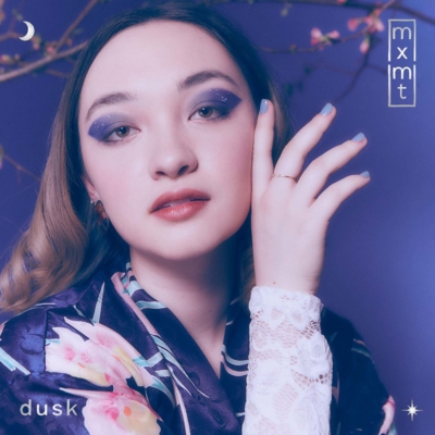 Dusk by MXMtoon Review